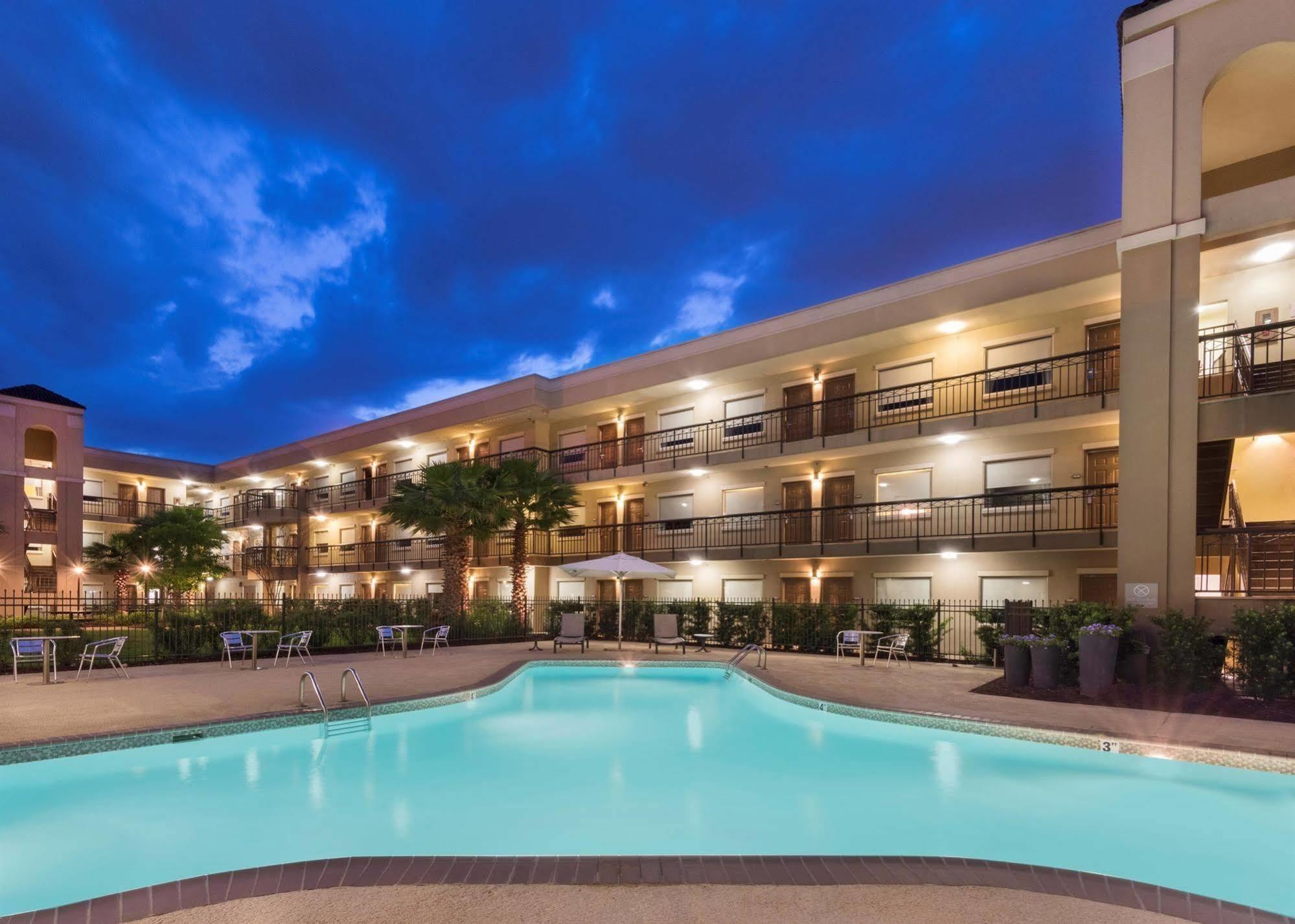 Comfort Suites Baton Rouge South I-10 Eksteriør billede